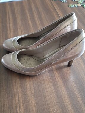 Life Stride Love Tie Women's Metallic Pump  NWOT